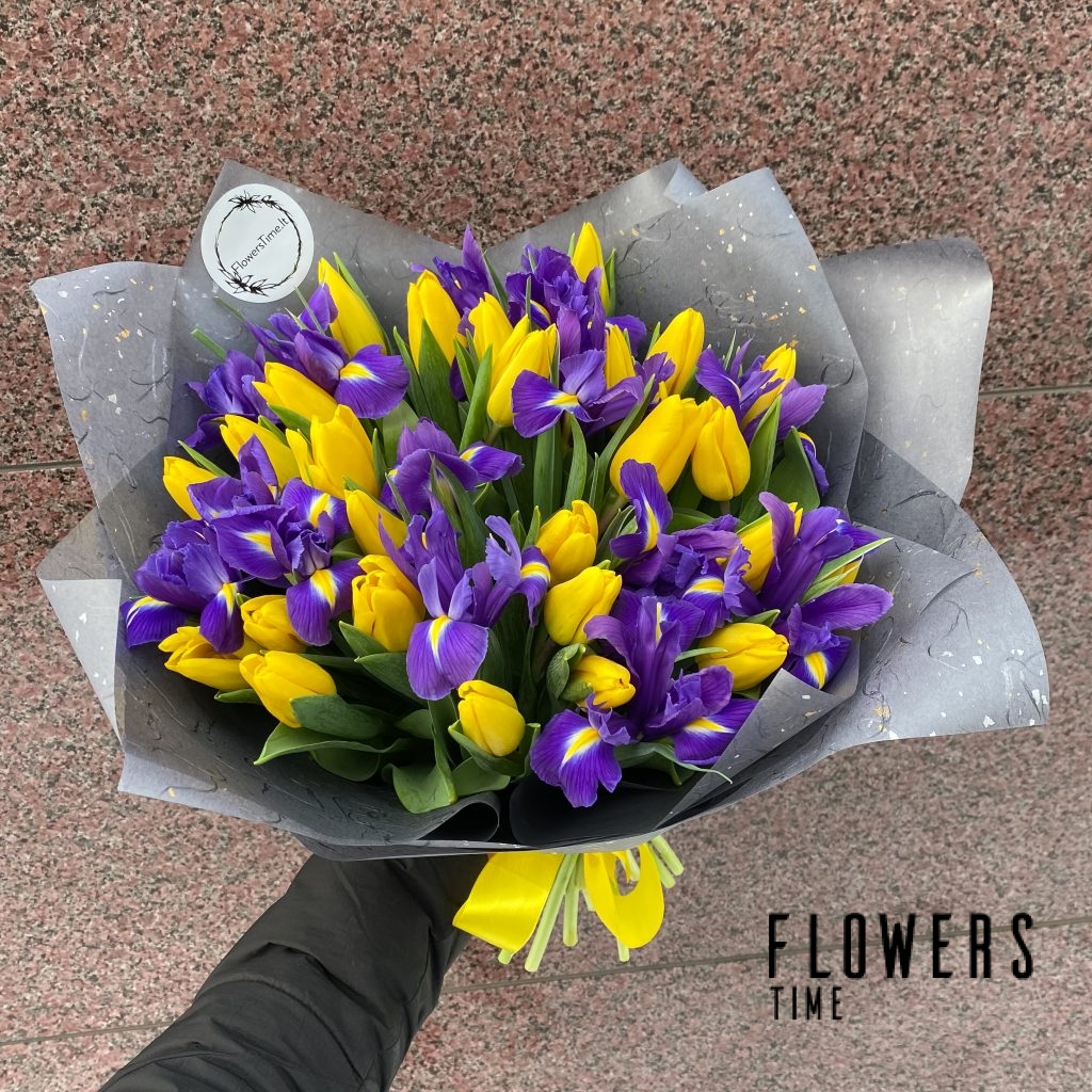 Bouquet of yellow tulips and irises Flowers delivery in Vilnius