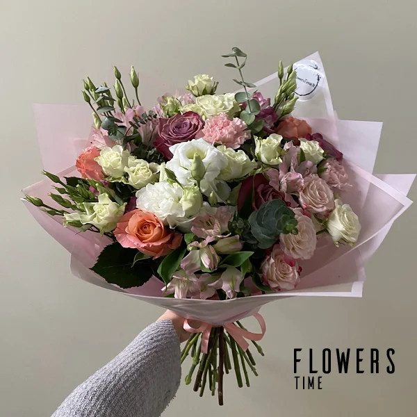 Bouquet of pastel colored flowers