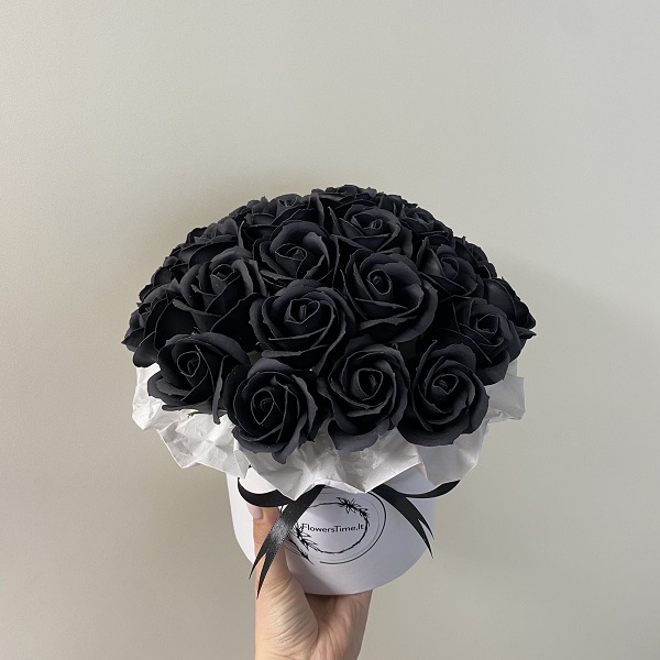 Muilo gėlių dėžutė ,,Juodos mažos rožės"