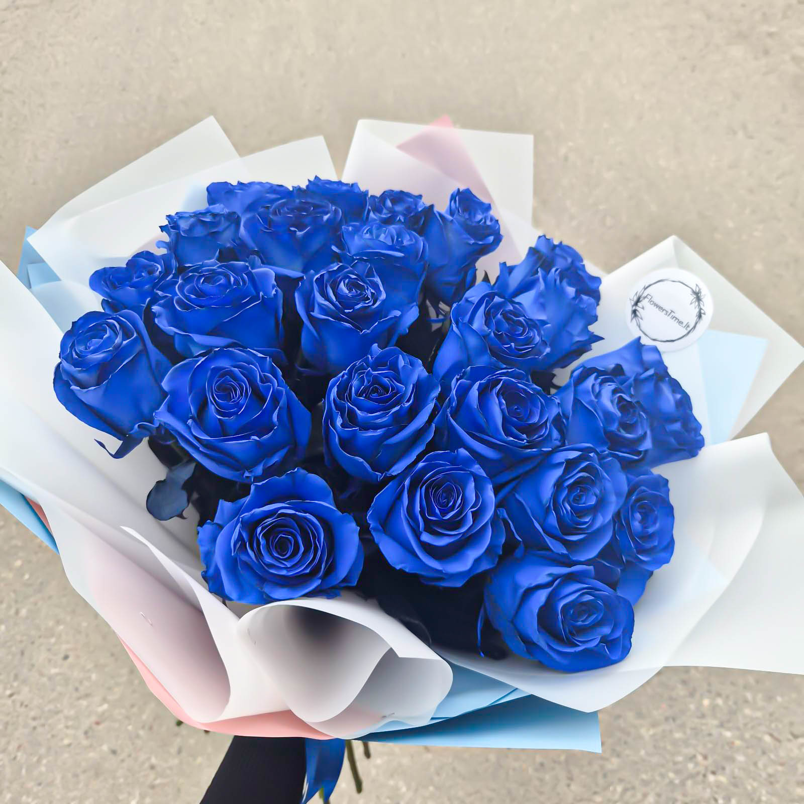 Mėlynų rožių puokštė gimtadienio gėlės